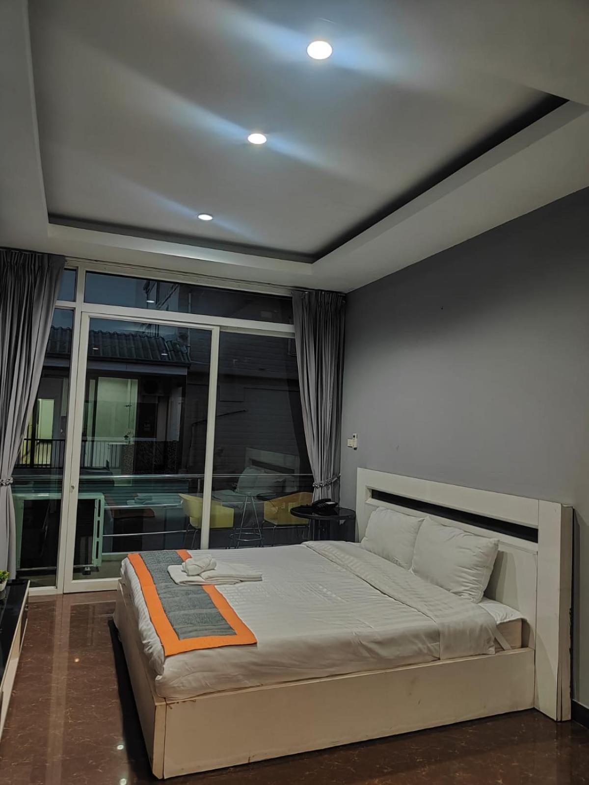 Del Mar Rooms Паттайя Экстерьер фото