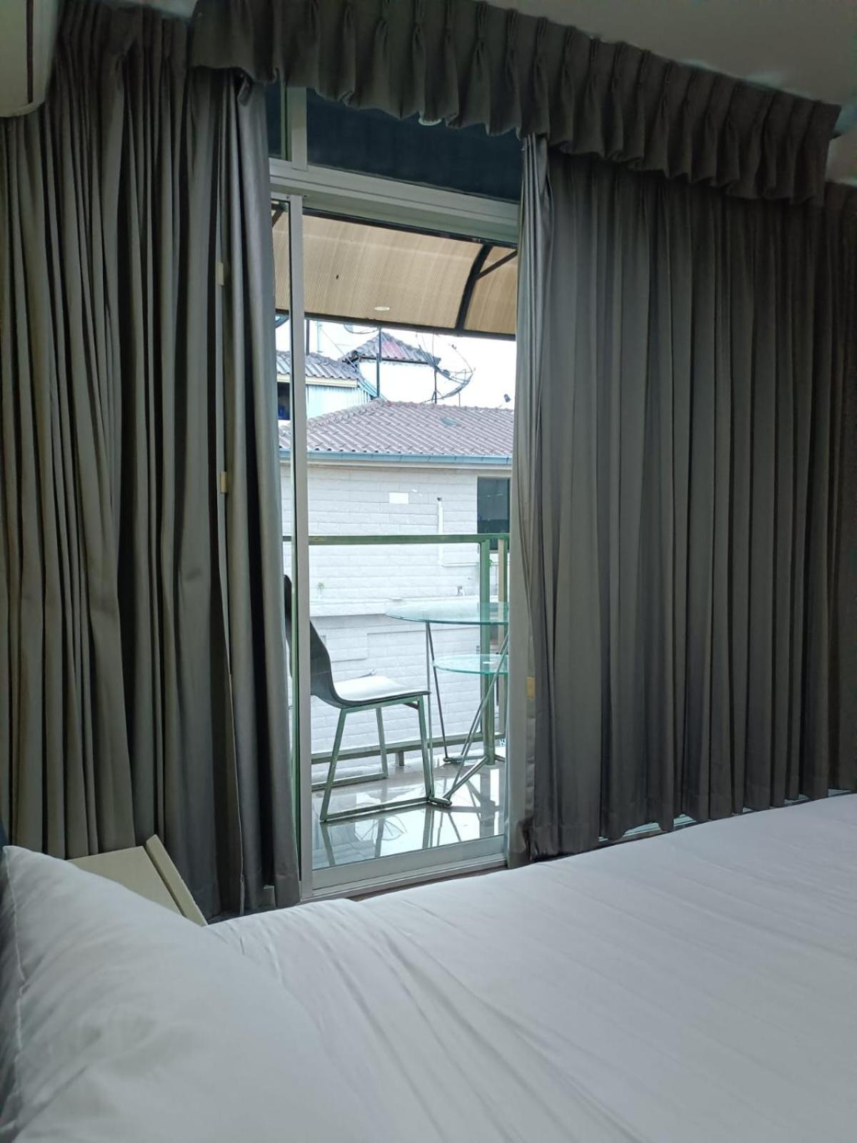 Del Mar Rooms Паттайя Экстерьер фото